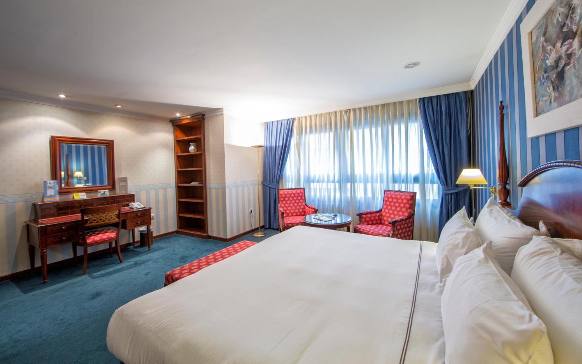 Hotel Eurostars Araguaney Santiago de Compostela Pokój zdjęcie A room at the hotel